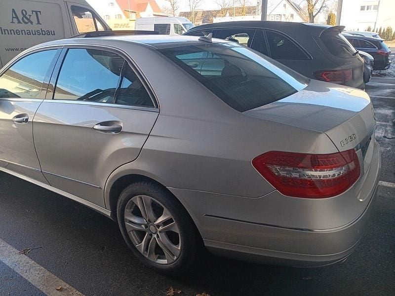 Gebraucht Mercedes E350 Avantgarde 231 PS (169 kW) 2009 Schwarz Limousine