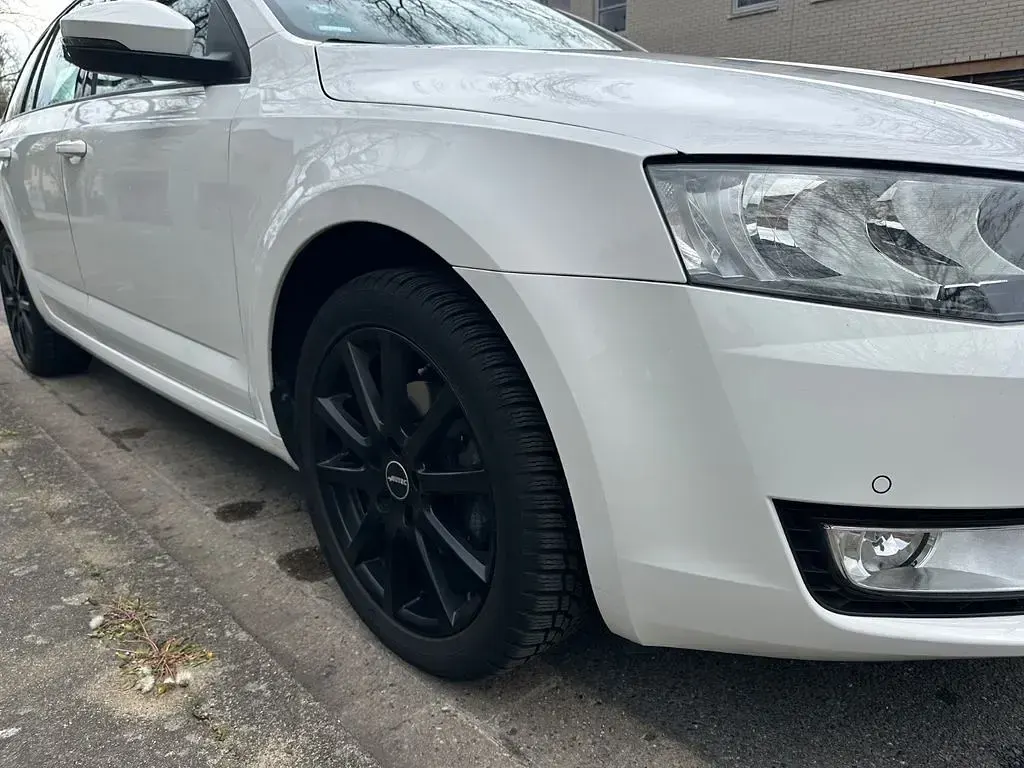 Gebraucht Skoda Octavia Ambition 140 PS (102 kW) 2013 Weiß Kombi