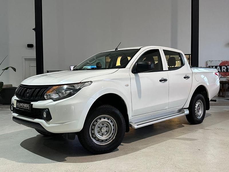 Weiß Gebraucht 2019 Mitsubishi L200 Abholung | 15.980 € (Etwas zu teuer) - Bild 1/4