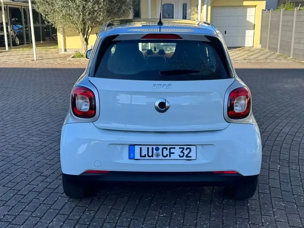 Używany Smart ForFour 71 KM (52 kW) 2015 Biały Hatchback