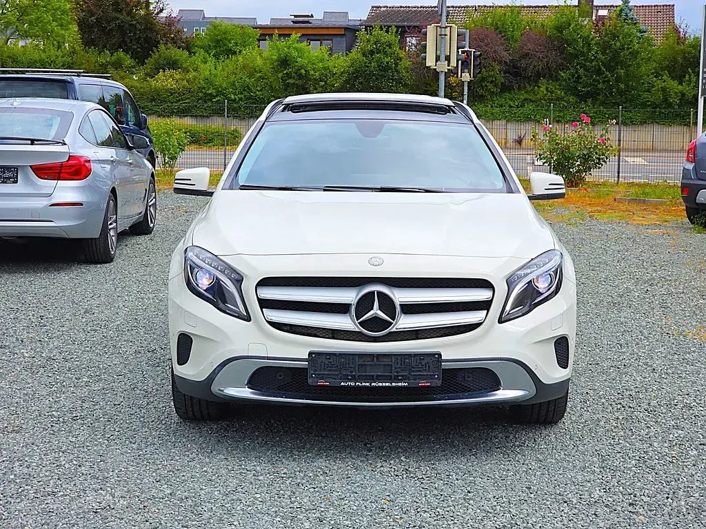 Gebraucht Mercedes GLA200 156 PS (114 kW) 2016 Weiß SUV