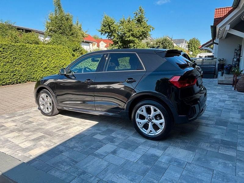 Gebraucht Audi A1 Ambiente 116 PS (85 kW) 2024 Schwarz SUV
