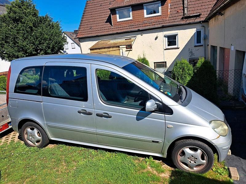 Silber Gebraucht 2002 Mercedes Vaneo Van / Kleinbus | 1.100 € (Superpreis) - Bild 1/4