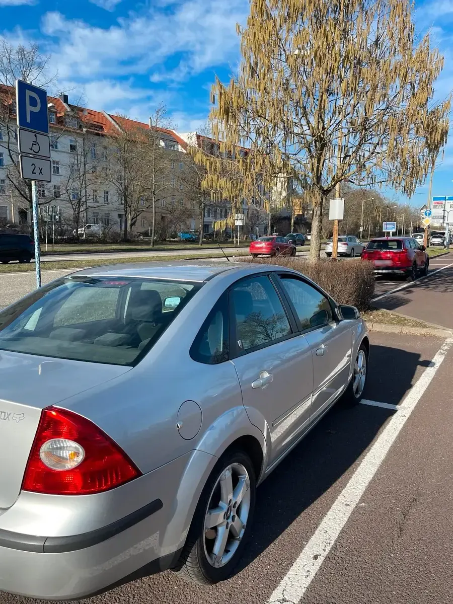 Usata Ford Focus 115 CV (84 kW) 2005 Argento Berlina