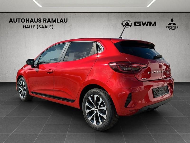 Neu Mitsubishi Colt Plus 91 PS (66 kW) 2025 Rot Limousine