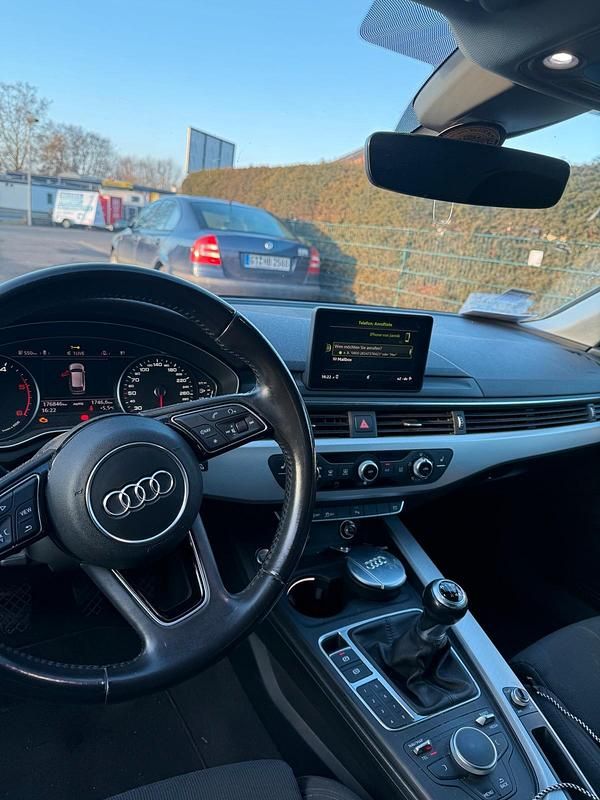 Gebraucht Audi A4 Sport 150 PS (110 kW) 2015 Schwarz Kombi