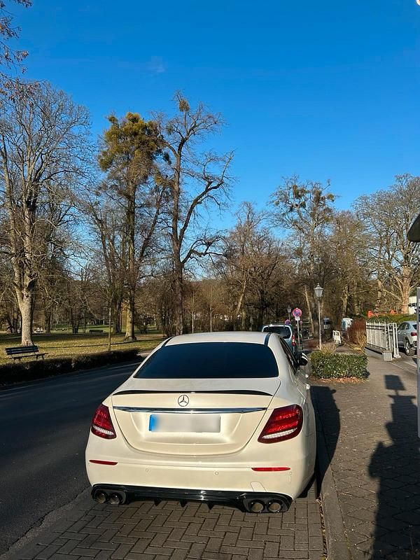 Gebraucht Mercedes E200 150 PS (110 kW) 2018 Weiß Limousine
