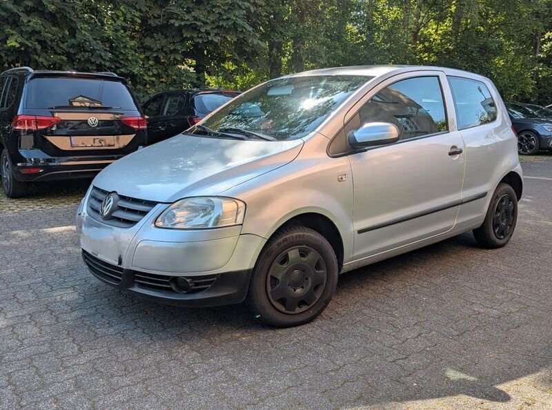 Silber Gebraucht 2005 VW Fox Kleinwagen | 950 € (Guter Preis) - Bild 1/4