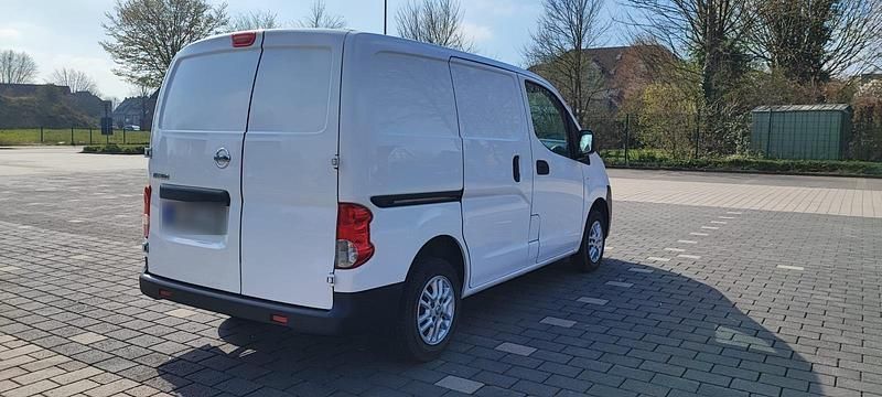 Gebraucht Nissan NV200 110 PS (80 kW) 2015 Weiß Van / Kleinbus