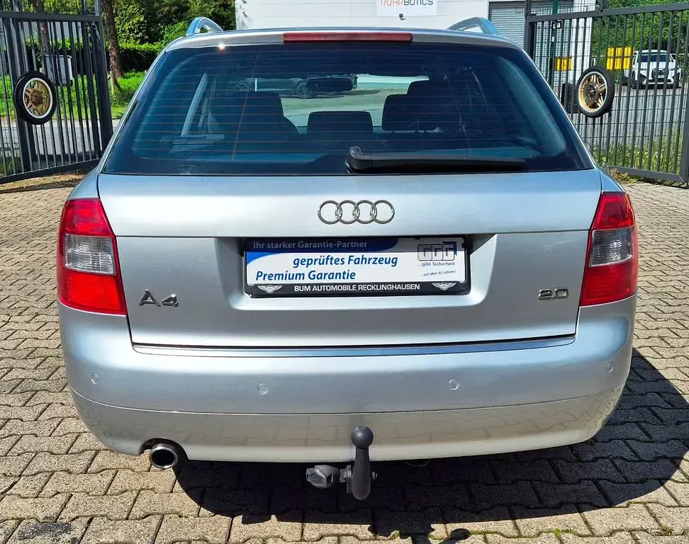 Używany Audi A4 Attraction 131 KM (96 kW) 2004 Srebrny Kombi