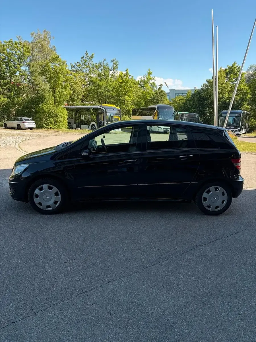 Gebraucht Mercedes B200 136 PS (100 kW) 2006 Schwarz Van / Kleinbus