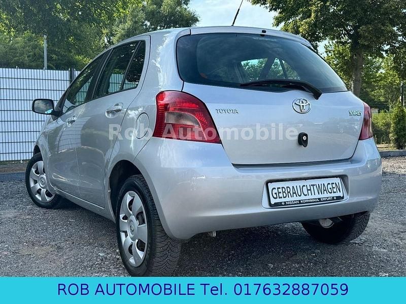 Gebraucht Toyota Yaris Sol 87 PS (63 kW) 2007 Silber Limousine