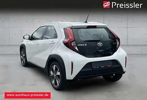 Neu Toyota Aygo X Active 116 PS (85 kW) 2026 Weiß SUV