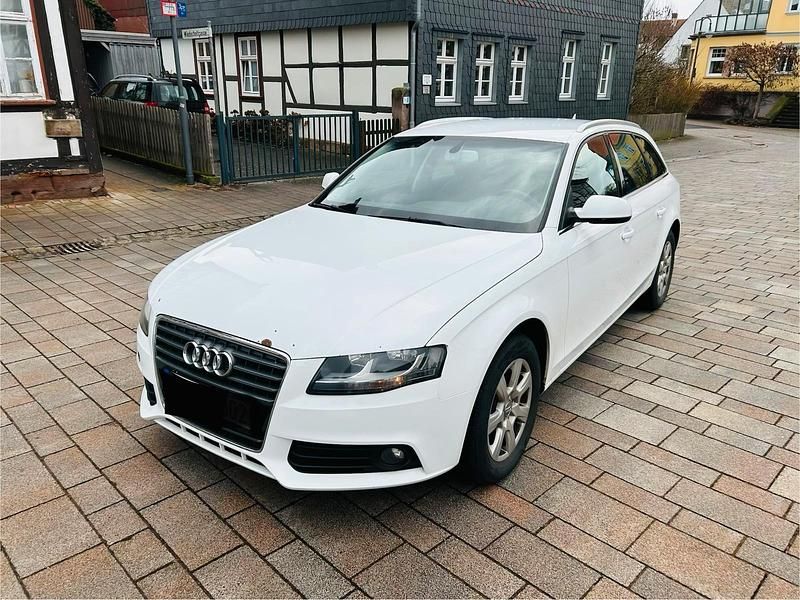 Gebraucht Audi A4 143 PS (105 kW) 2009 Weiß Kombi
