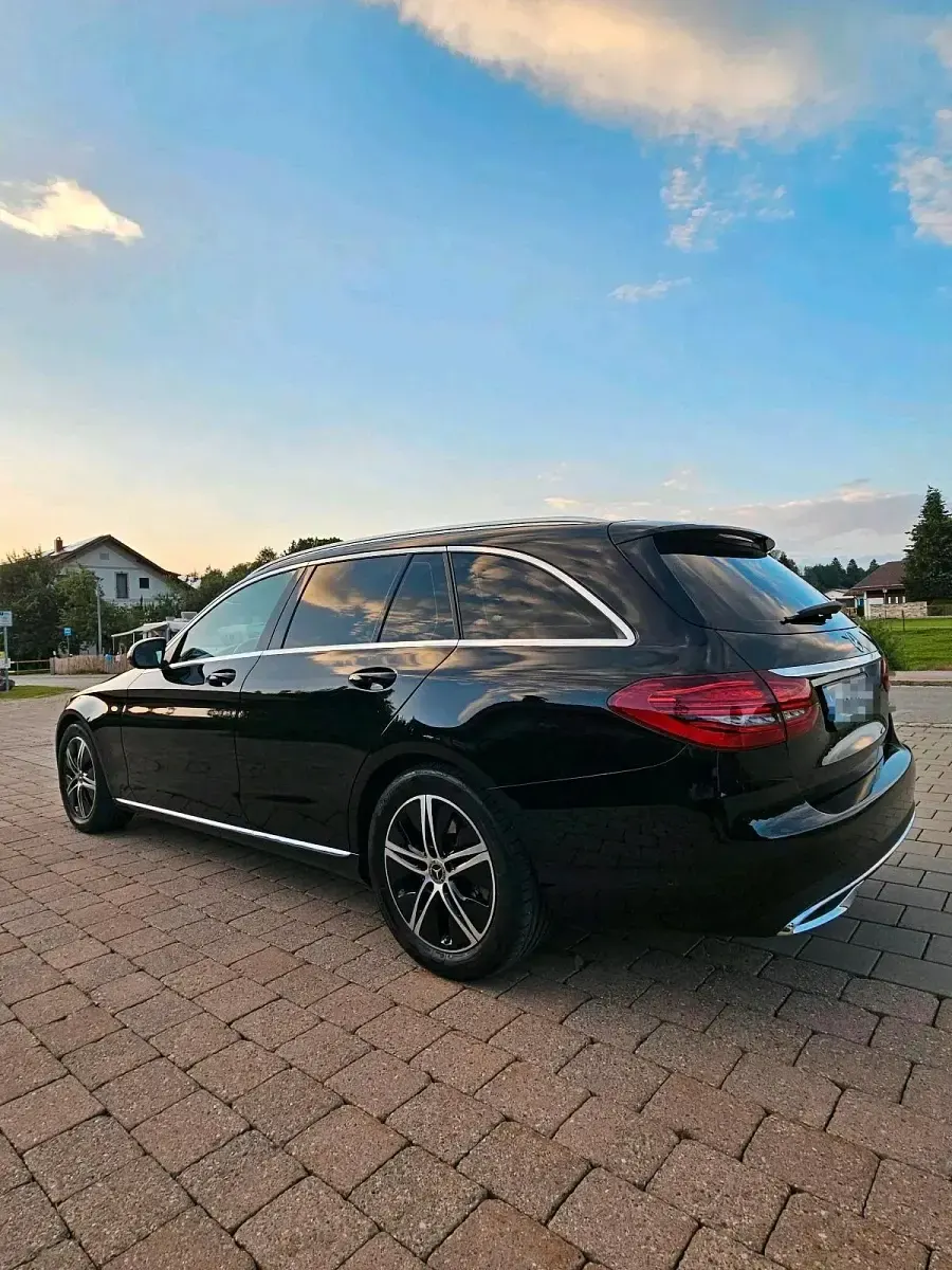 Gebraucht Mercedes C200 160 PS (117 kW) 2021 Schwarz Kombi