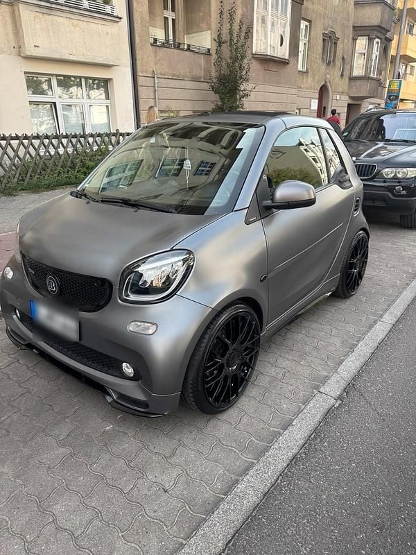 Grau Gebraucht 2017 Smart ForTwo Cabrio Brabus Cabrio | 24.999 € (Teuer) - Bild 1/4