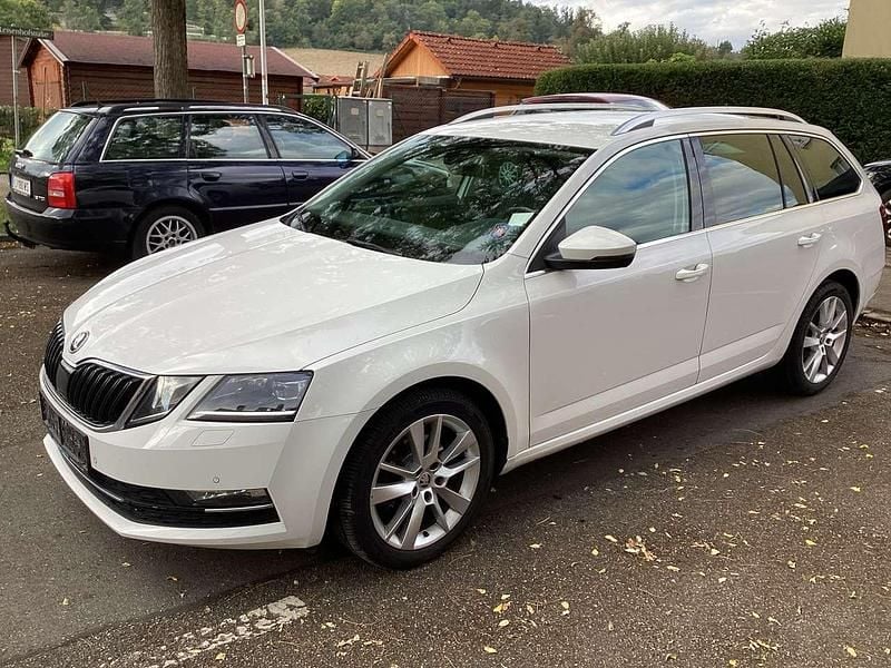 Weiß Gebraucht 2019 Skoda Octavia Style Kombi | 11.900 € (Superpreis) - Bild 1/4