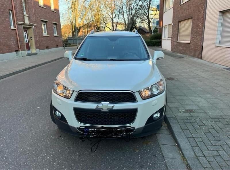 Weiß Gebraucht 2012 Chevrolet Captiva SUV | 5.500 € (Guter Preis) - Bild 1/4