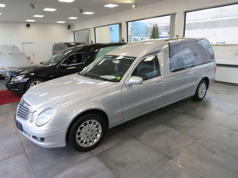 Gebraucht Mercedes E220 170 PS (125 kW) 2007 Silber Limousine