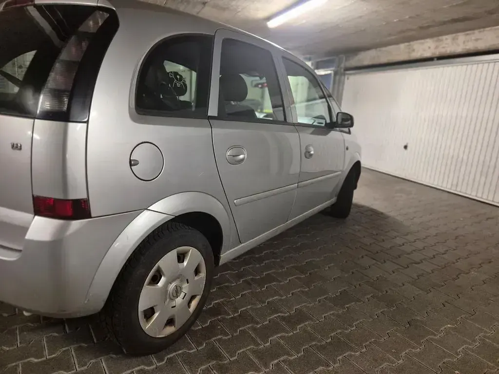 Usata Opel Meriva Edition 90 CV (66 kW) 2006 Argento Monovolume