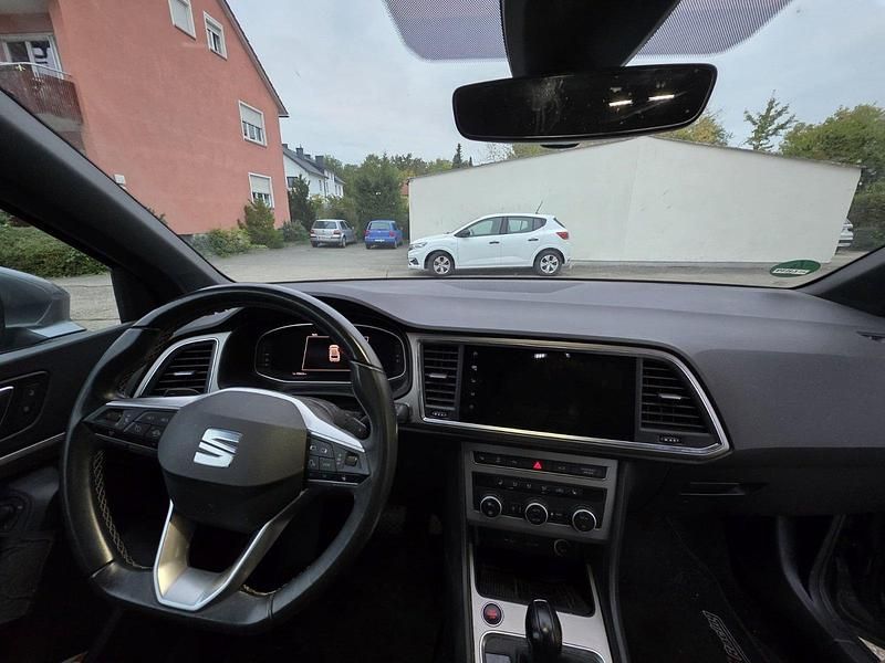 Gebraucht Seat Ateca Xperience 150 PS (110 kW) 2023 Grau SUV