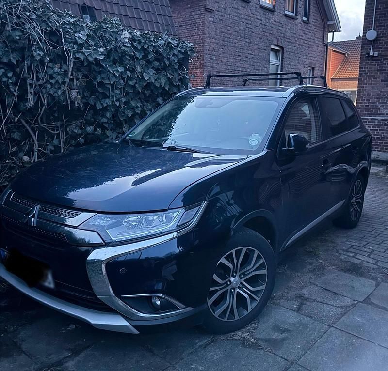 Gebraucht Mitsubishi Outlander 150 PS (110 kW) 2016 Blau SUV