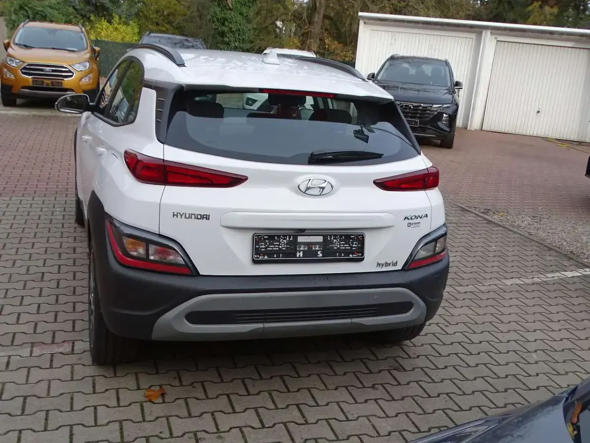 Gebraucht Hyundai Kona Trend 141 PS (103 kW) 2022 Weiß SUV