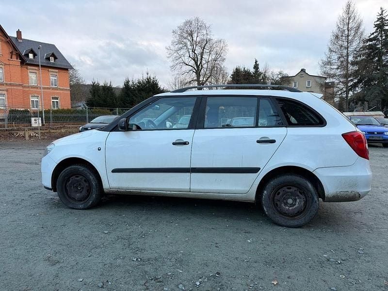 Gebraucht Skoda Fabia Cool Edition 80 PS (58 kW) 2010 Weiß Kombi