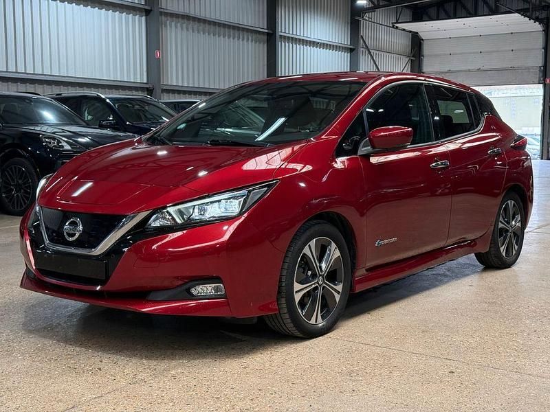 Gebraucht Nissan Leaf 110 kW (150 PS) 2019 Rot Kleinwagen