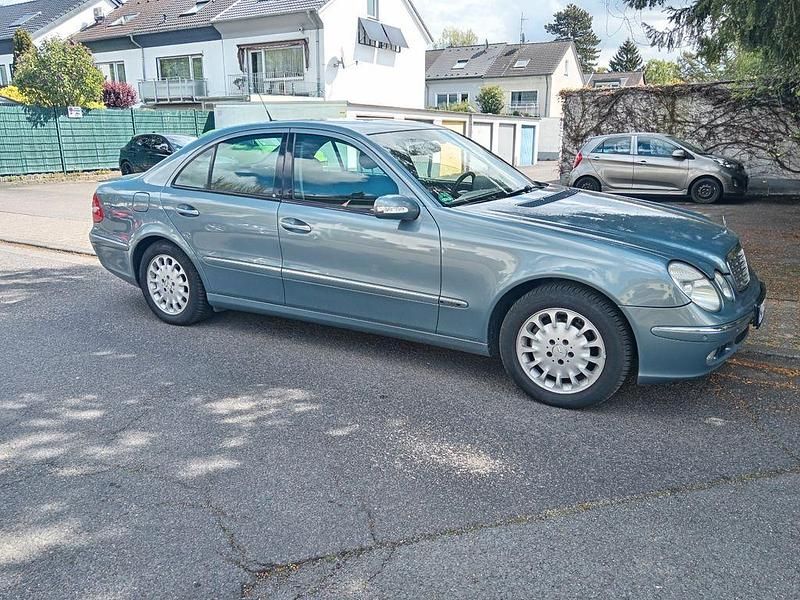 Occasion Mercedes E200 Elegance 122 ch (89 kW) 2004 Berline