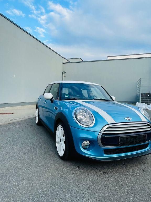 Używany Mini Cooper 136 KM (100 kW) 2015 Niebieski Hatchback