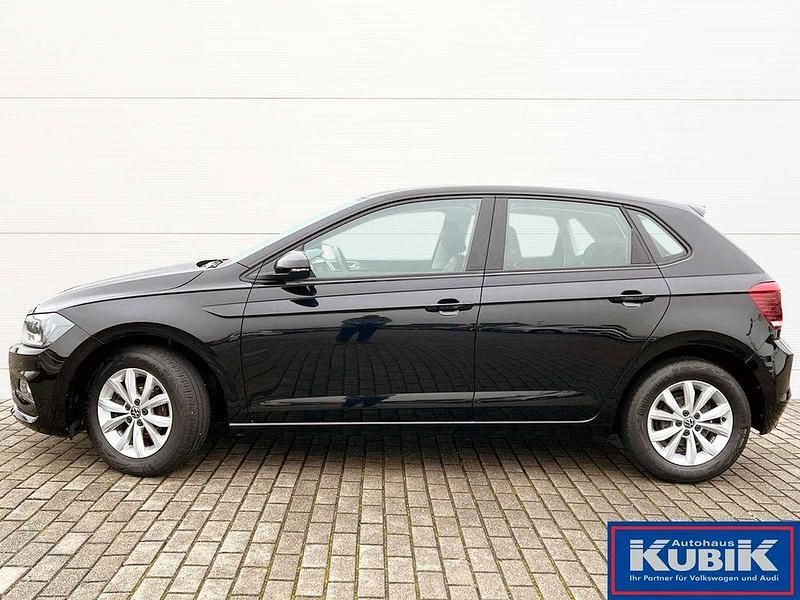 Gebraucht VW Polo Highline 95 PS (69 kW) 2021 Deep black perleffekt Kleinwagen