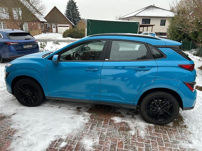 Gebraucht Hyundai Kona 100 kW (136 PS) 2021 Blau SUV