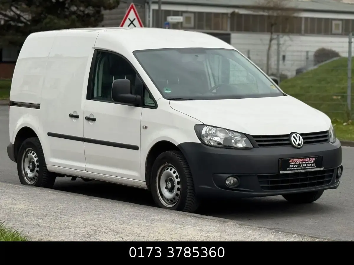 Używany VW Caddy 109 KM (80 kW) 2011 Biały Minivan