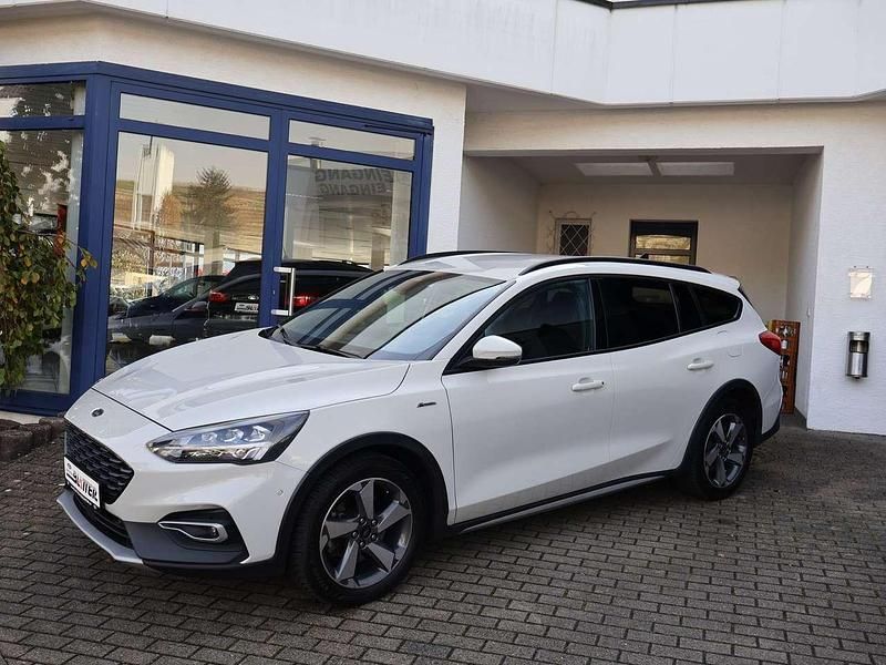 Gebraucht Ford Focus Active X 155 PS (114 kW) 2021 Metropolisweiß Kombi
