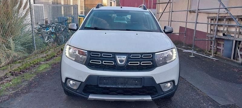 Gebraucht Dacia Sandero Stepway 90 PS (66 kW) 2017 Weiß SUV