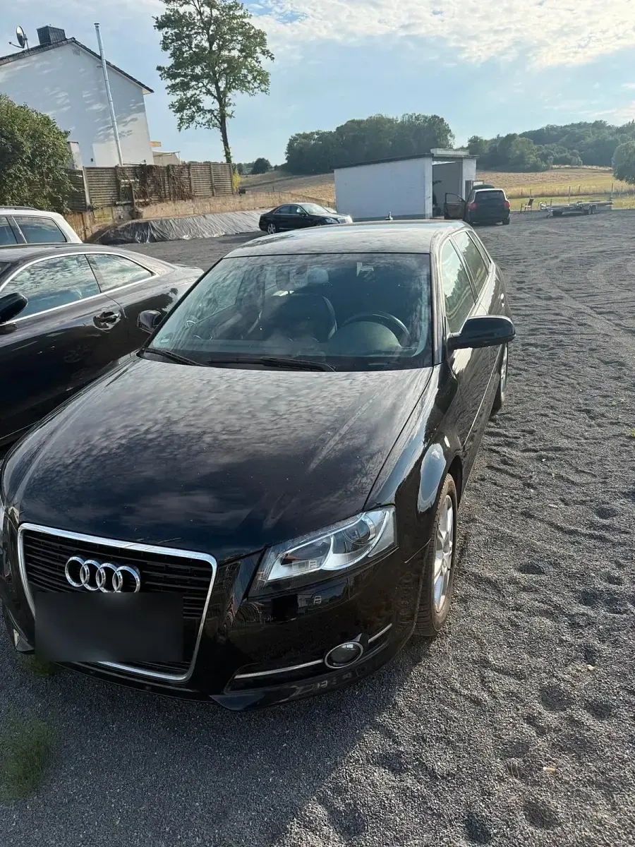 Gebraucht Audi A3 105 PS (77 kW) 2011 Schwarz Kleinwagen