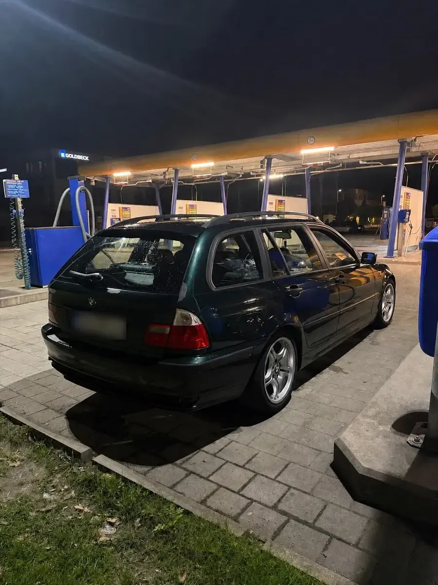 Gebraucht BMW 320 150 PS (110 kW) 2002 Grün Kombi