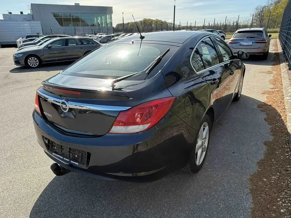 Gebraucht Opel Insignia Cosmo 140 PS (102 kW) 2009 Schwarz Limousine