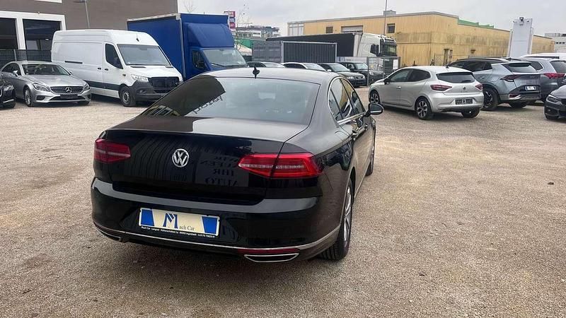 Gebraucht VW Passat Highline 239 PS (175 kW) 2017 Deep black perleffekt Limousine