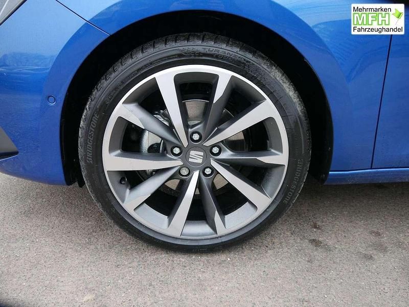 Neu Seat Leon ST FR 150 PS (110 kW) 2026 Saphir blau metallic Kombi