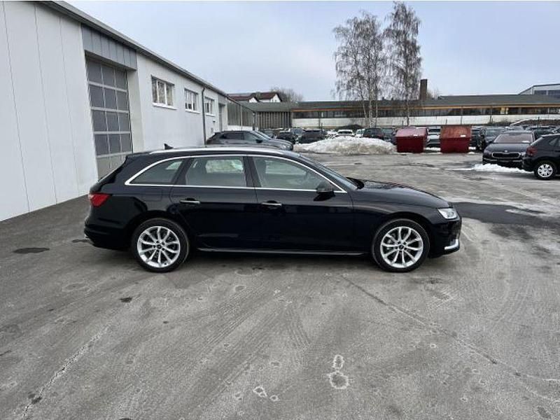Gebraucht Audi A4 204 PS (150 kW) 2022 Mythosschwarz (metallic) Kombi