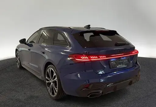 Neu Audi A5 Sport 204 PS (150 kW) 2026 Blau Kombi