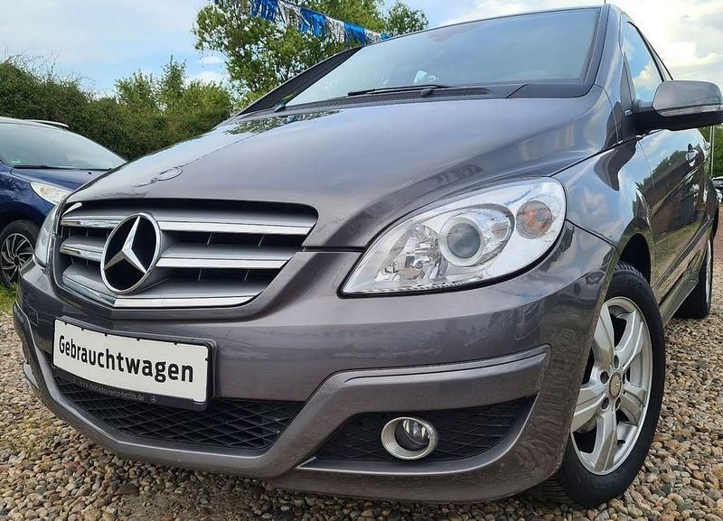 Gebraucht Mercedes B180 116 PS (85 kW) 2010 Grau Van / Kleinbus
