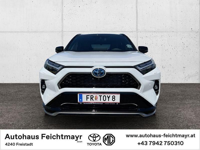 Gebraucht Toyota RAV4 Hybrid Style 185 PS (136 kW) 2025 Weiß SUV