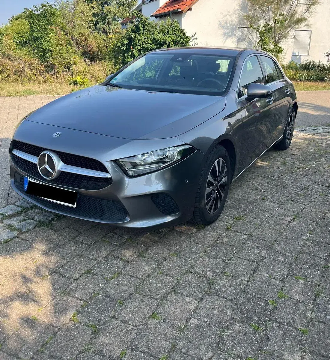 Gebraucht Mercedes A180 136 PS (100 kW) 2021 Grau Limousine