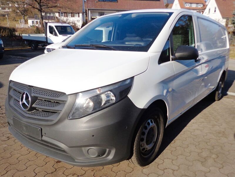 Weiß Gebraucht 2020 Mercedes Vito Van / Kleinbus | 15.990 € (Superpreis) - Bild 1/4