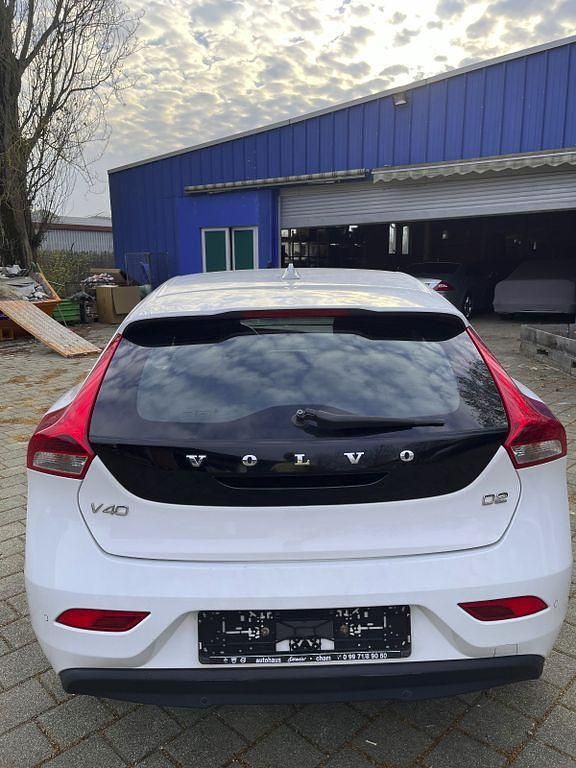 Gebraucht Volvo V40 You! 114 PS (83 kW) 2014 Weiß Limousine