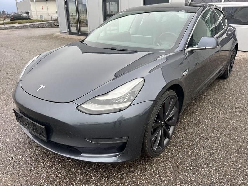 Grau Gebraucht 2020 Tesla Model 3 Performance Limousine | 21.301 € (Fairer Preis) - Bild 1/4