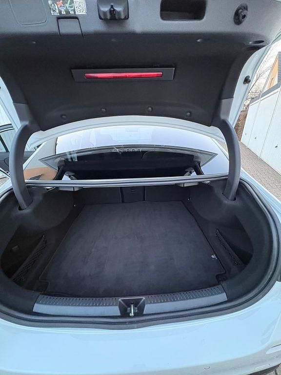 Gebraucht Mercedes A200 163 PS (119 kW) 2022 Weiß Limousine